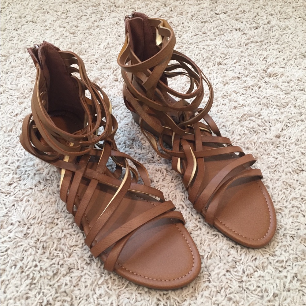 NWOT A.E. Gladiator Flats